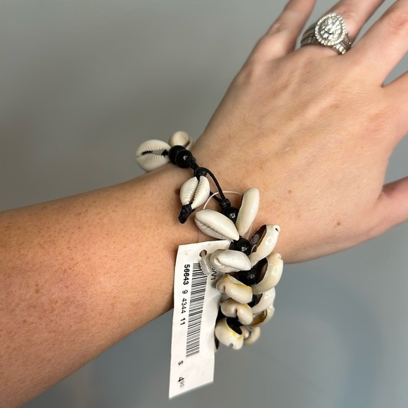 Jewelry - Vintage H&M Shell Beach Vacation Charm Bracelet NWT